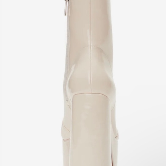 Round Toe Jessica Simpson Women’s Platform Bootie - Picture 3 of 7